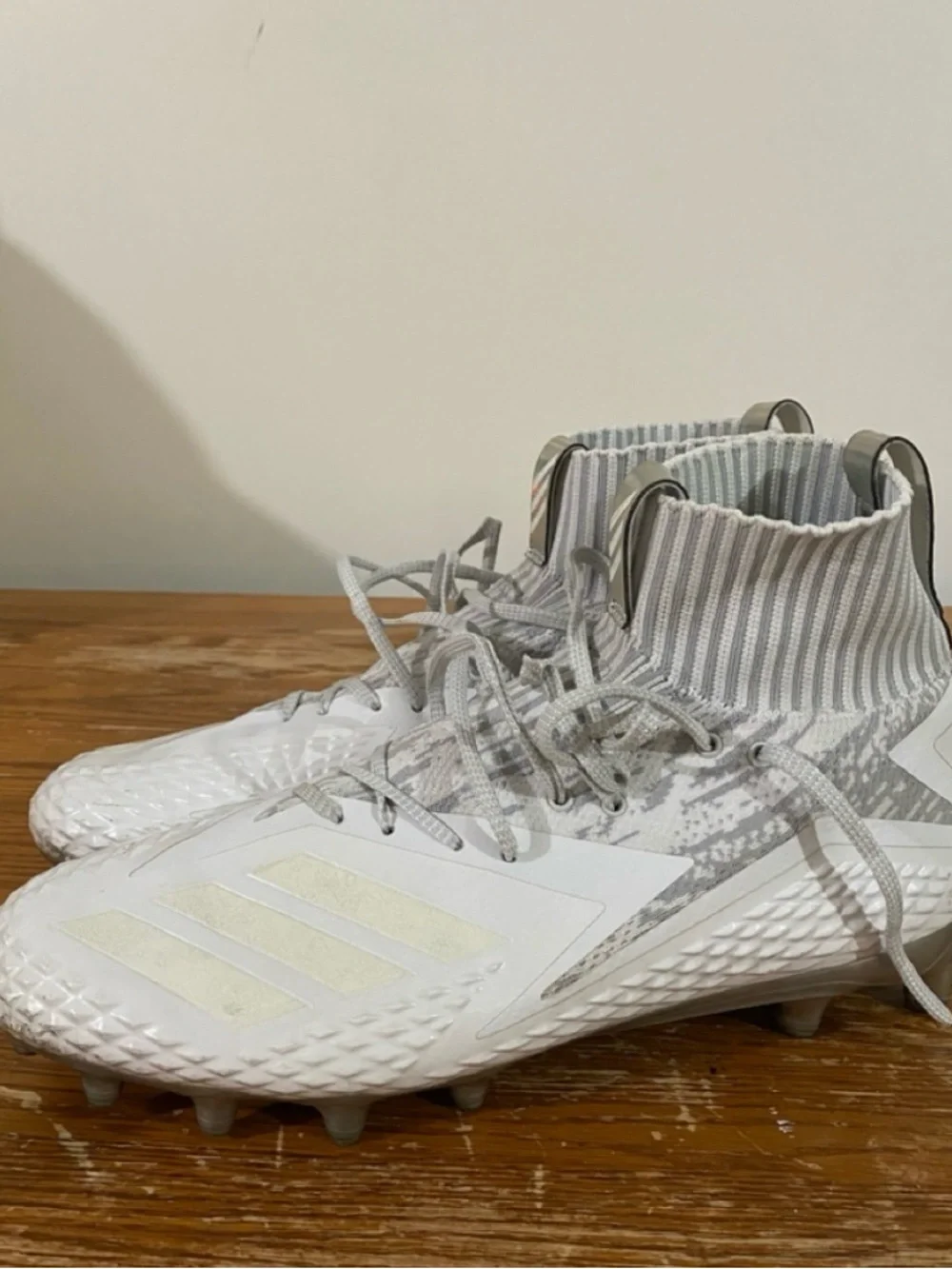 Under Armour men's White Cleats with Neon Yellow Highlights